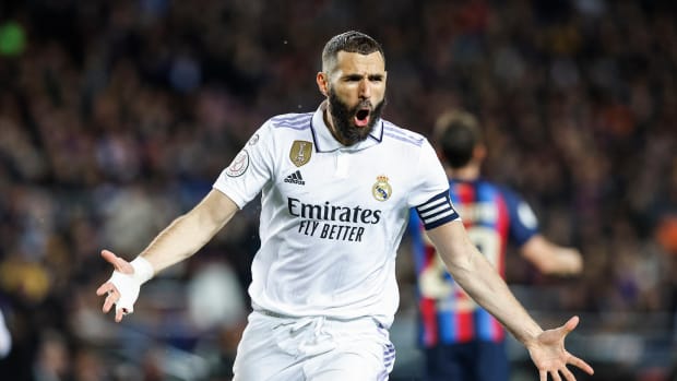 Karim Benzemá de Real Madrid marcó un hat trick en la semifinal de la Copa del Rey ante Barcelona